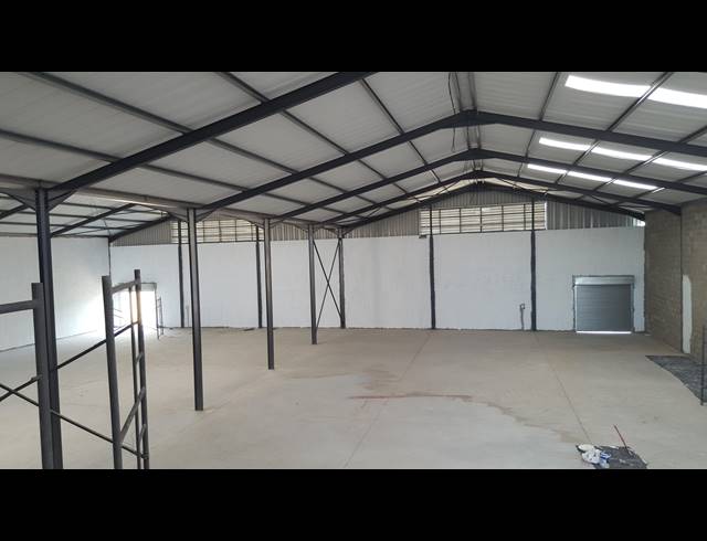 1,246M² FACTORY TO LET IN SAXON INDUSTRIAL